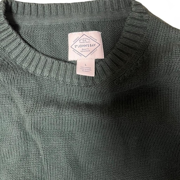 St. John's Bay Forest Green Crewneck Sweater - Picture 2 of 4